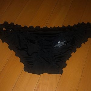 Black scrunchy bathin suit bottoms never worn